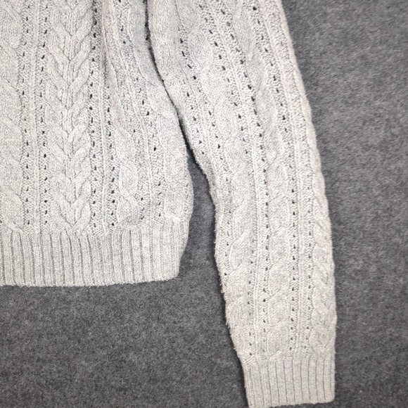 American Eagle Gray Cable Knit Cardigan Sweater Women Size M V-Neck Button Front - Picture 4 of 11